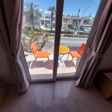 Newly Renovated Apartment In Tourist Area Pafos Exterior foto