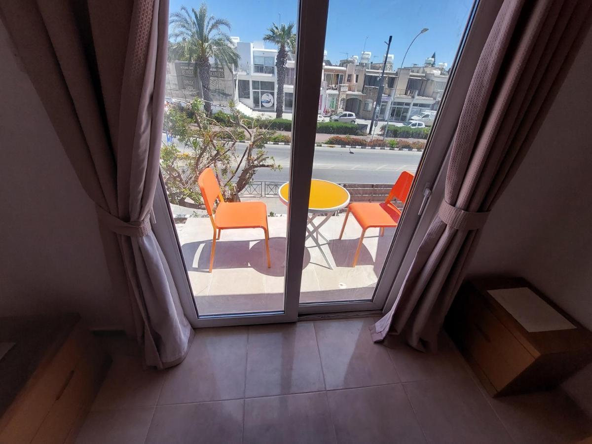 Newly Renovated Apartment In Tourist Area Pafos Exterior foto